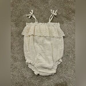 Baby GAP Eyelet Romper, size 12-18 month